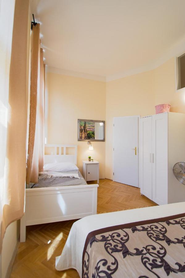 City Center Apartment Legerova Praha Bagian luar foto